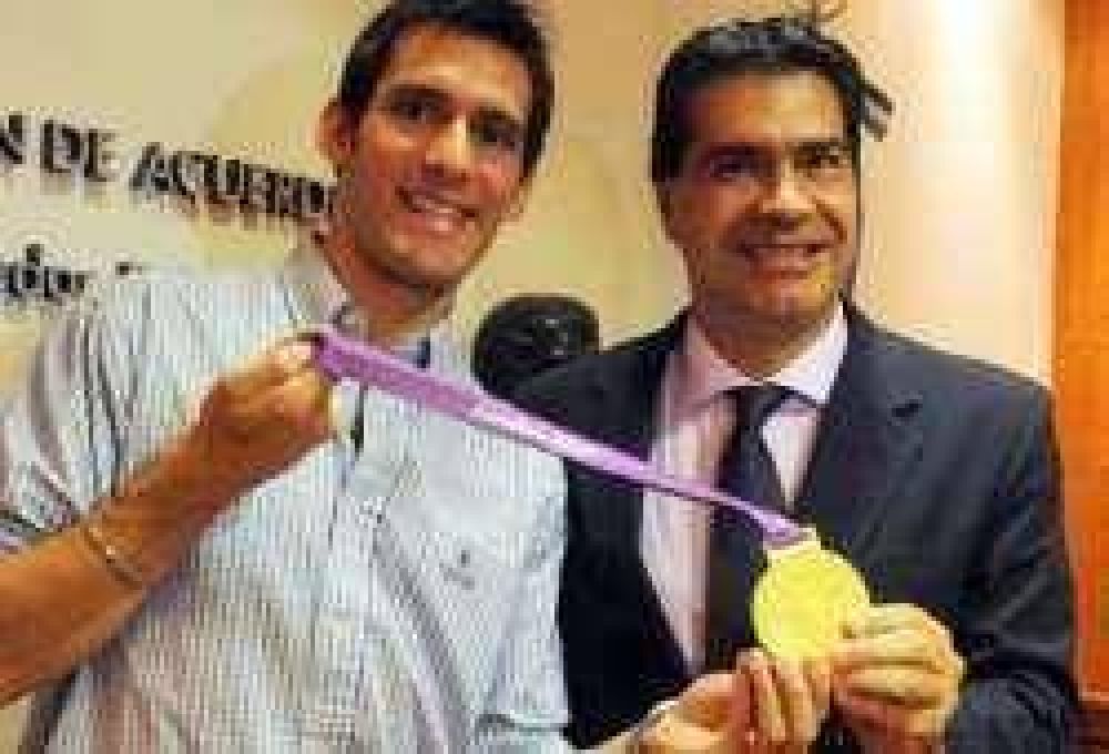Capitanich recibi� al medallista ol�mpico Sebasti�n Crismanich