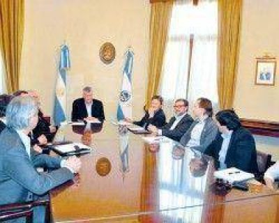 Contratos mineros: Barrick se comprometi� a respetarlos