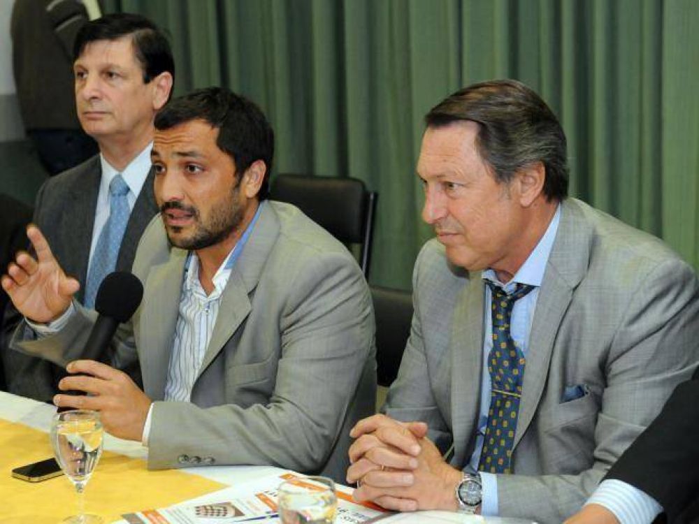 BERAZATEGUI: Casal se reuni� con comerciantes