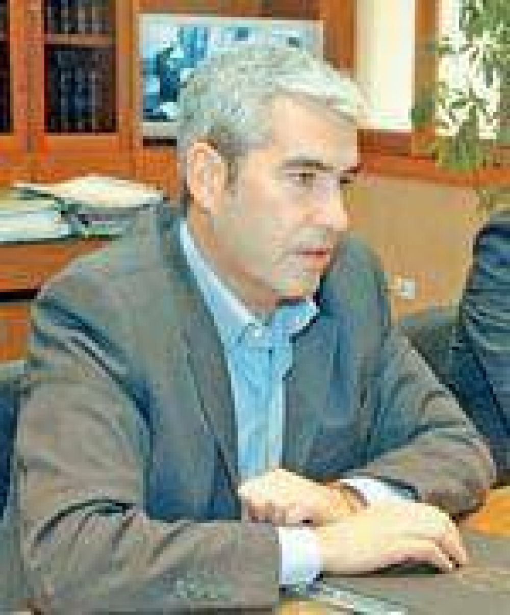 L�pez se re�ne hoy con Daniel Garc�a y Helmer.