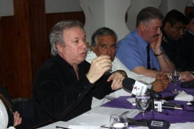 �Es muy f�cil si viene la plata de arriba"