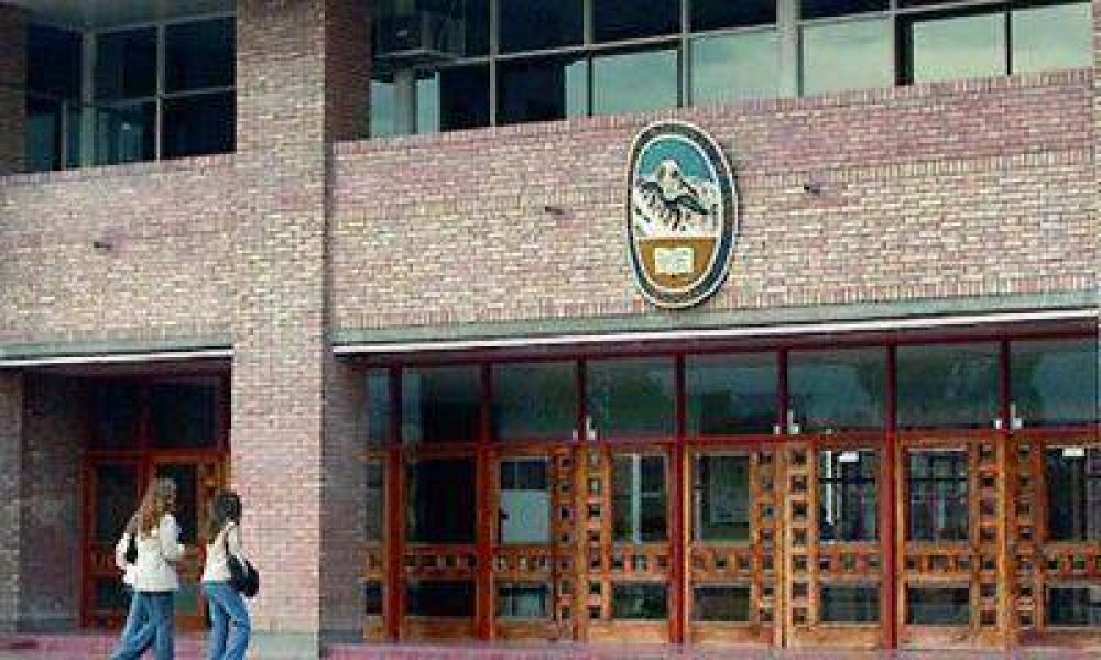 Los docentes universitarios har�n paro por 72 horas a partir del martes pr�ximo