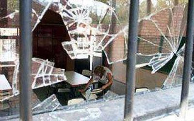 En la regi�n, preocupan los ataques a las escuelas