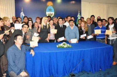 Entregar�n carnets a locutores correntinos