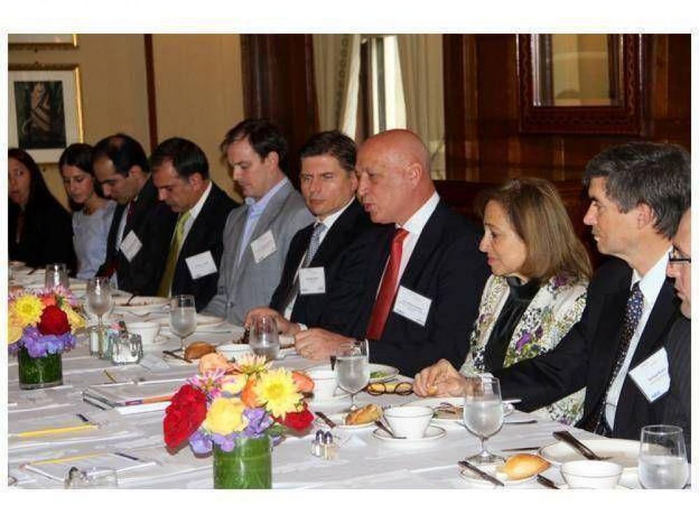 Bonfatti en Nueva York: el gobernador busca seducir a inversores estadounidenses