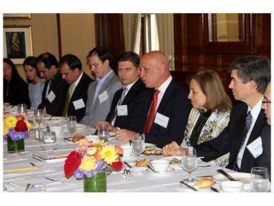 Bonfatti en Nueva York: el gobernador busca seducir a inversores estadounidenses