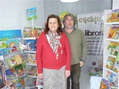 Librer�a Caciques lleg� a los veintiuno con amor, trabajo y humildad