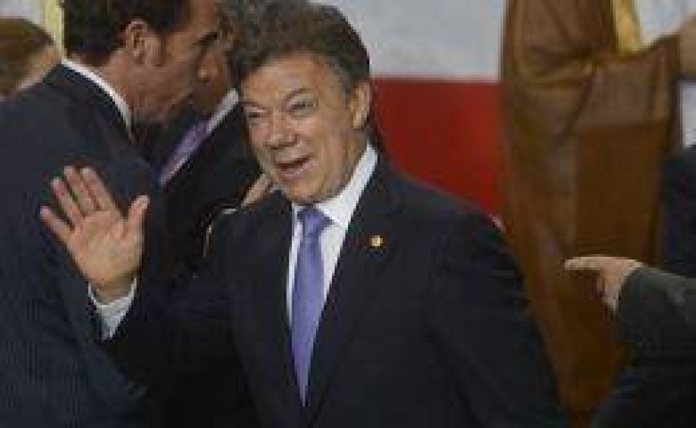 Santos permanecer� internado "dos o tres d�as" tras la cirug�a por c�ncer