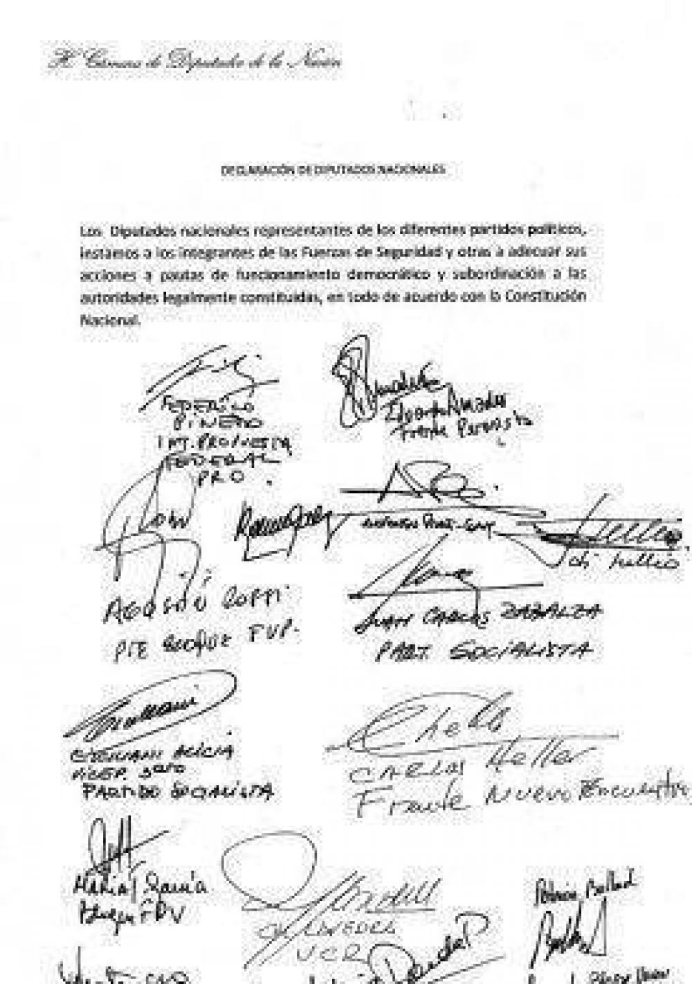 Todo el arco pol�tico pidi� a gendarmes y prefectos "respetar las pautas de la democracia"