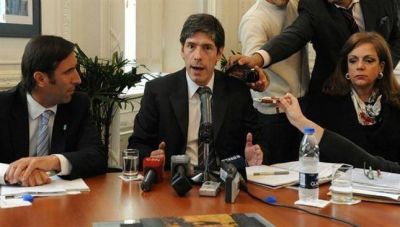 El Gobierno dio marcha atr�s con los descuentos y culp� a Prefectura