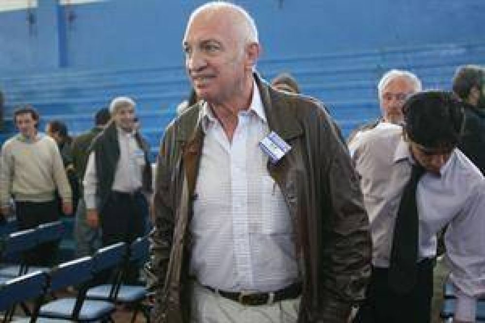 Aldo Rico: "No pod�s tener polic�as que viven en las villas miseria"