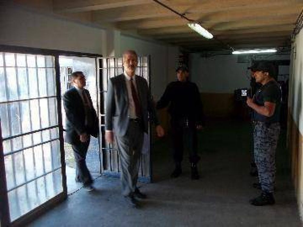 Barotto inspeccion� el penal de Roca y lo calific�: "desaprobado"