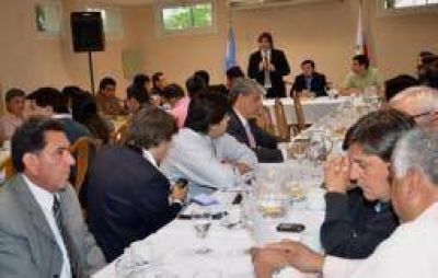Avanza el armado del plan de obra p�blica La Rioja 2013