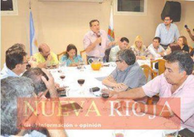 Lanzan �gran� acto en apoyo de Beder Herrera y Cristina Kirchner