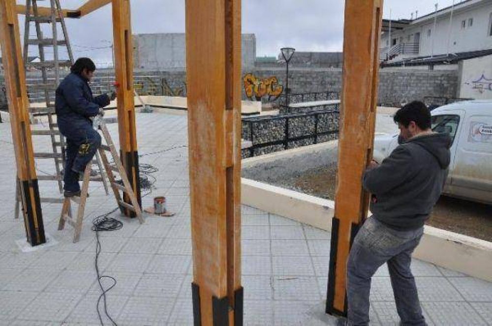 Avanzan los trabajos en la pr�xima Plaza Pellegrini