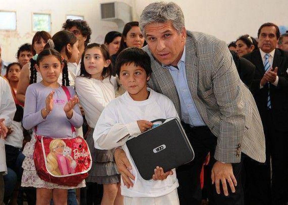 El Gobierno ya entreg� 64.685 computadoras en toda la Provincia