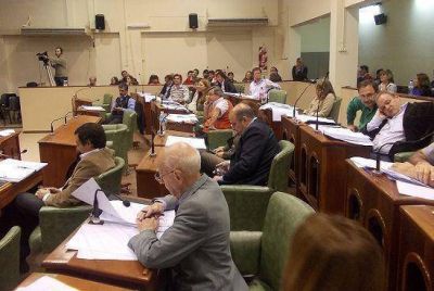 Debate por violencia de g�nero y el convenio con un club en San Isidro