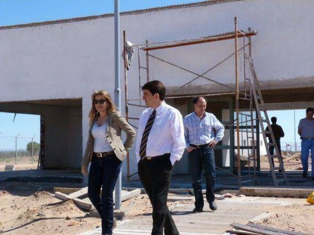Funcionarios de la Subsecretar�a de Infraestructura Penitenciaria de la Naci�n visitaron el Complejo Penitenciario Pampa de las Salinas