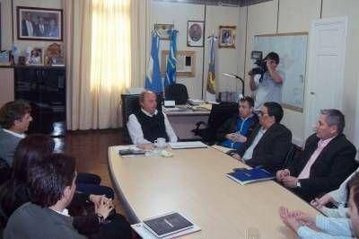 Di Pierro habl� de "responsabilidad social empresaria" con las telef�nicas
