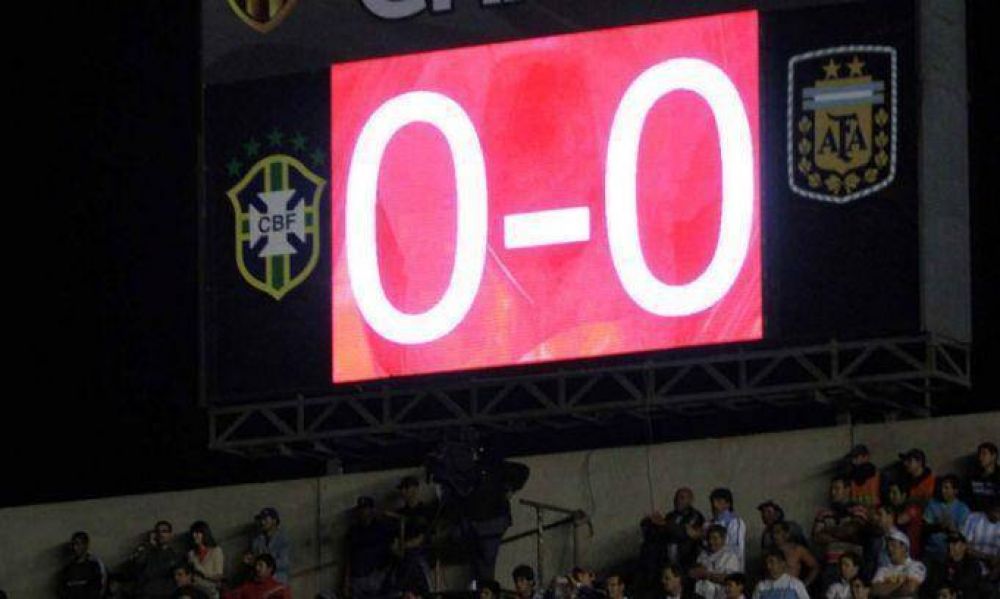  El partido entre Argentina y Brasil fue suspendido por un desperfecto en la iluminacin