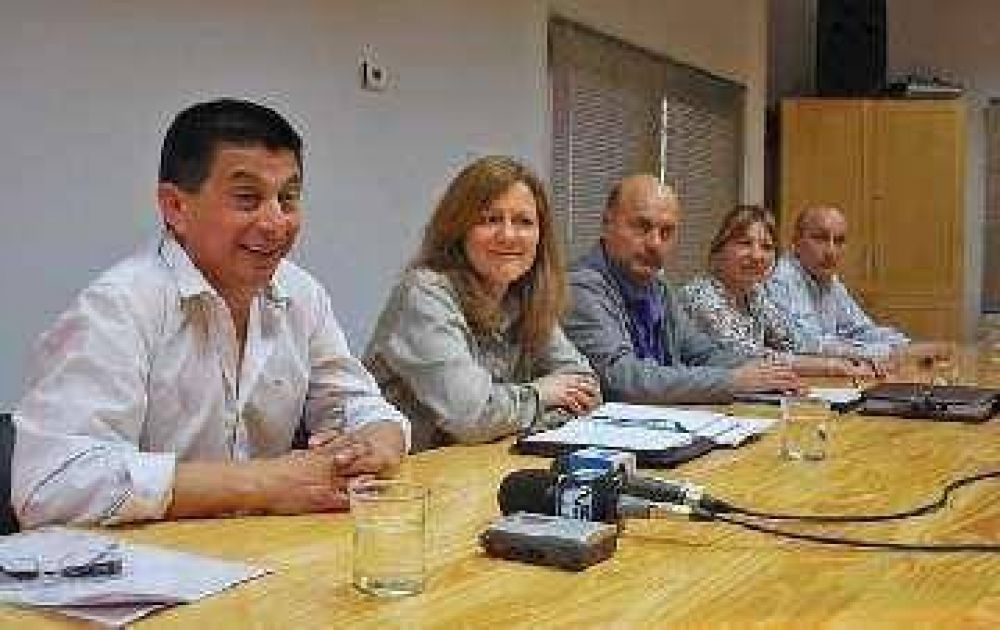 "Es muy importante que este a�o la Fiesta Provincial del Teatro se realice en Pico", dijo el intendente Rainone