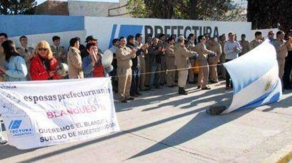 Los efectivos de Rawson, Madryn y Comodoro adhirieron a la protesta nacional de Prefectura