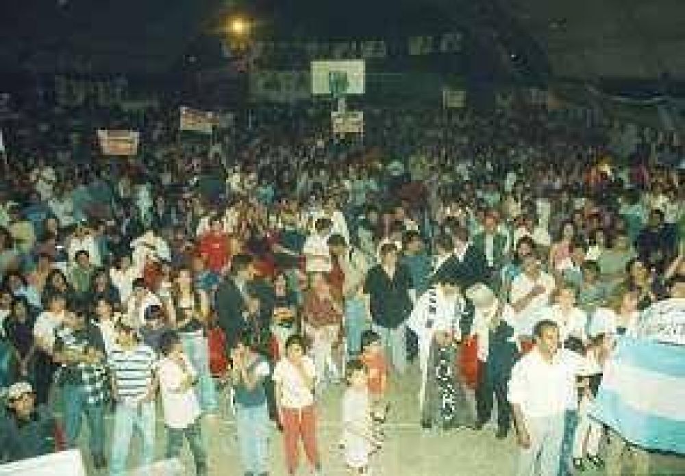 Un defensor de la ley de glaciares viene a acto K