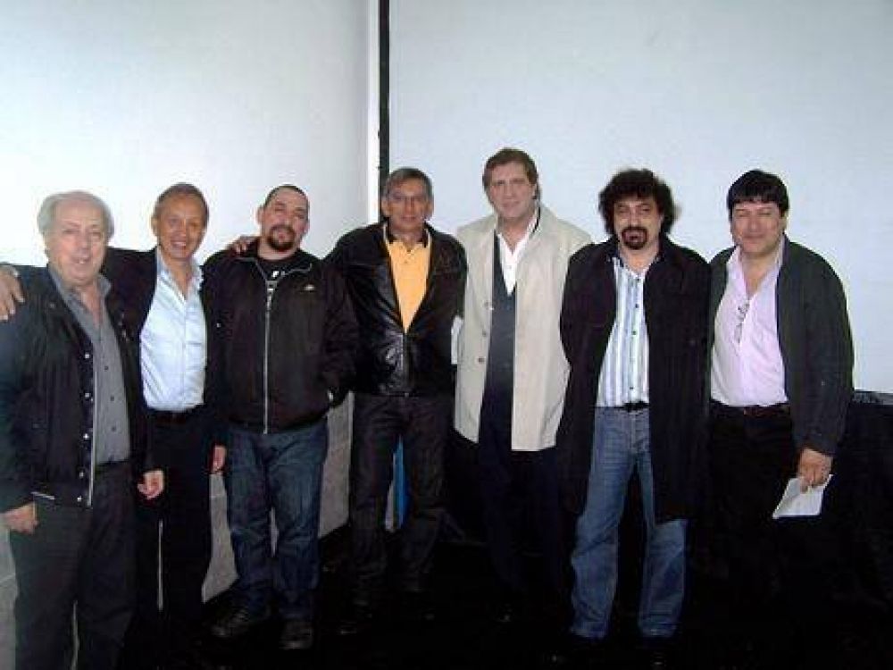 PALLARES EN LANUS CON DIRIGENTES REGIONALES DE LA CGT