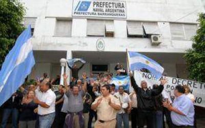 El reclamo nacional de Prefectura tambi�n se hizo sentir en Barranqueras