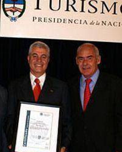 Discotecas de Bariloche reciben certificados de seguridad y calidad.