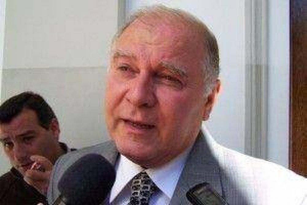Jenefes �Los truchos me tienen harto� 