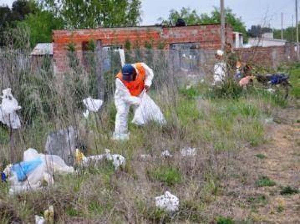 Contin�a la tarea de la cuadrilla municipal de limpieza urbana