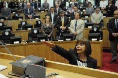 Zurita jur� en la Legislatura y se reivindic� como militante peronista