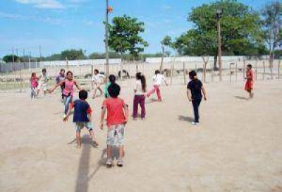 M�s de 100 ni�os reciben asistencia alimentaria en el comedor del barrio
