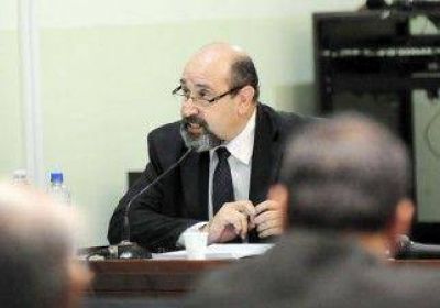 La Fiscal�a pidi� penas de 24 a�os para ex jefes militares y policiales 
