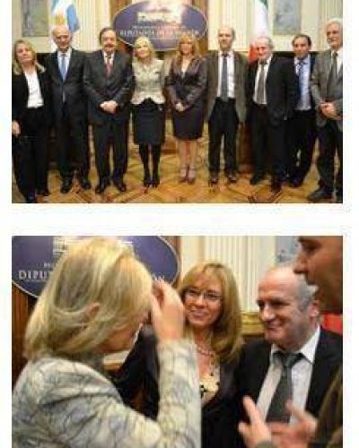 Entregan archivos desclasificados de la dictadura