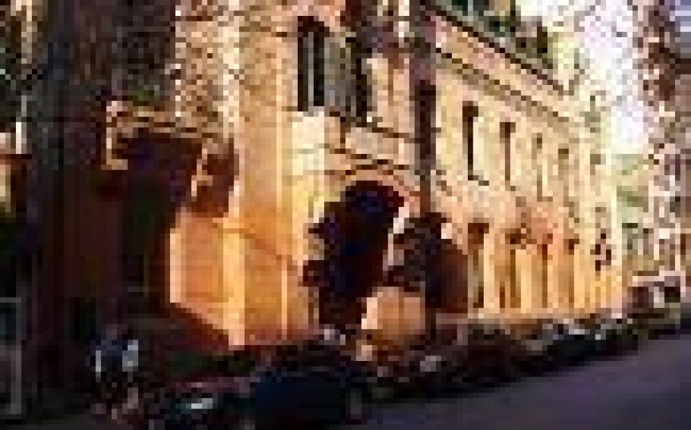 Robos y destrozos durante la toma de escuela Normal 6