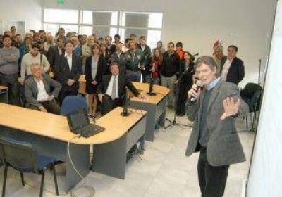 Lanzan llamado a licitaci�n para la construcci�n de 66 viviendas en Cipolletti 