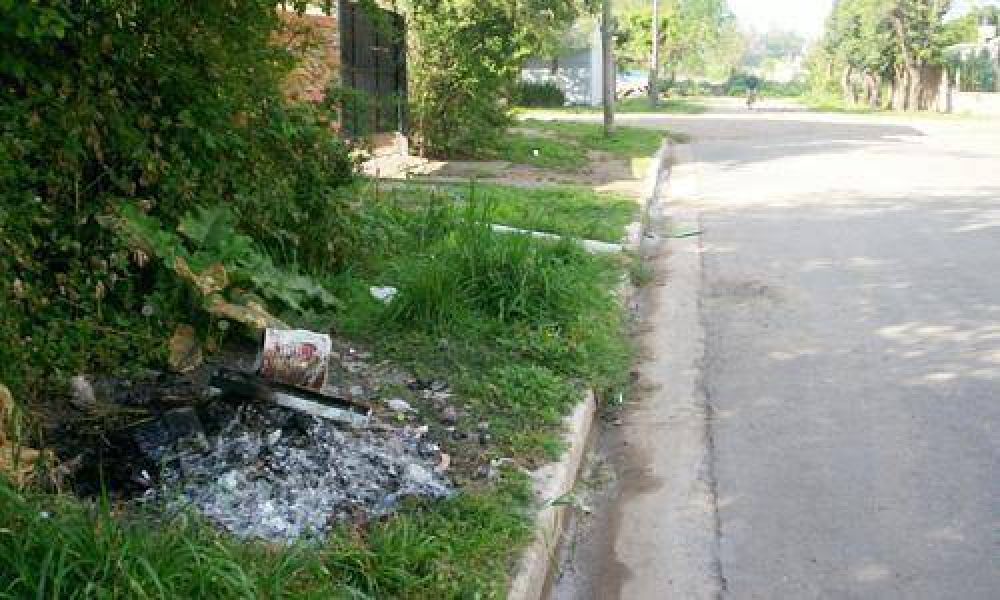 Quejas por quema de basura en el centro
