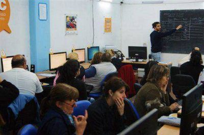 �Curso Intensivo sobre computaci�n� para personal de Centros de Salud