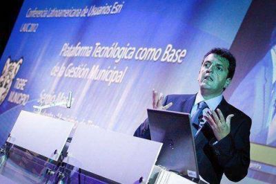 Massa: �Los que no usan la tecnolog�a para gobernar condenan a la gente a vivir en el pasado�