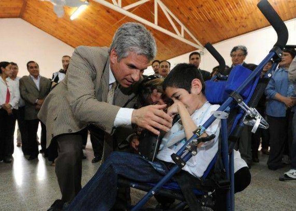 Villa Mercedes: Culmin� la entrega de computadoras y ya suman 65.249 entregas