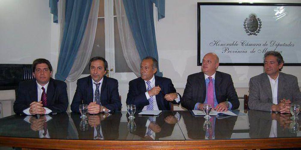 Adolfo Rodr�guez Sa�: �La repetici�n de los mandatos deterioran la calidad del Gobierno"