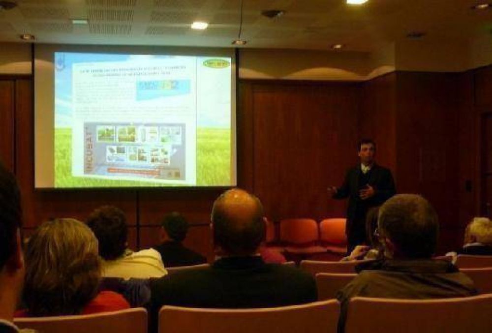 INCUBAT estuvo presente en la 1� Feria de Expoemprendedores UTN