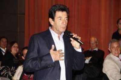 Nueva direcci�n en el Mozarteum local	