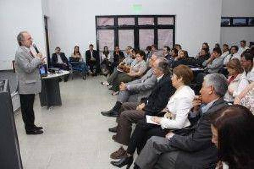 EL Jefe de Gabinete cerr� la jornada de capacitaci�n sobre geograf�a de Formosa