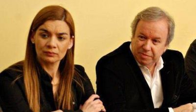 Peralta inst� a concejales a ejercer control primario sobre el municipio