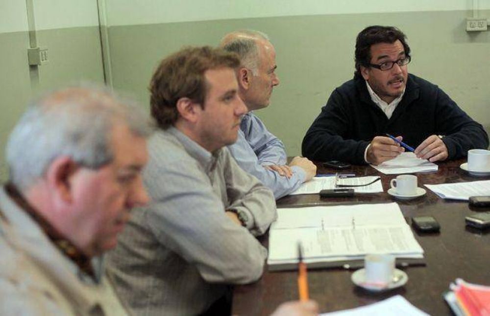 Buscan aumentar las multas al transporte ilegal de pasajeros