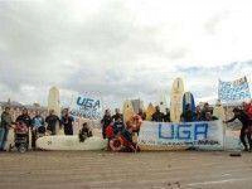 Guardavidas se manifestar�n el domingo en las playas del centro