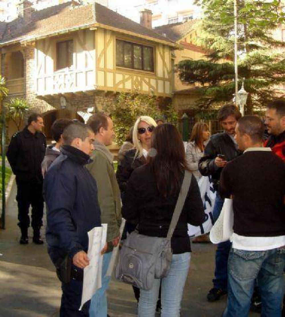 Polic�as se manifestaron frente a la Departamental y denunciaron �condiciones indignas� de trabajo